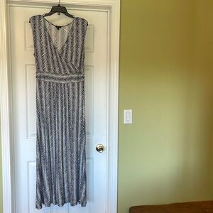 Talbots -  Navy & White Zig Zag Pattern Maxi Dress - Size L